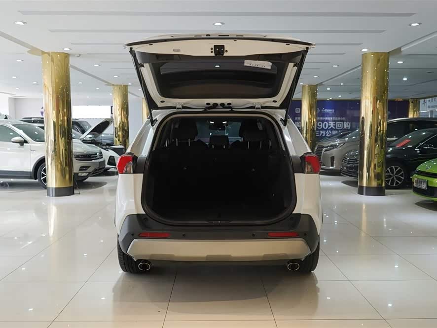 Toyota RAV4 2025 car image #8