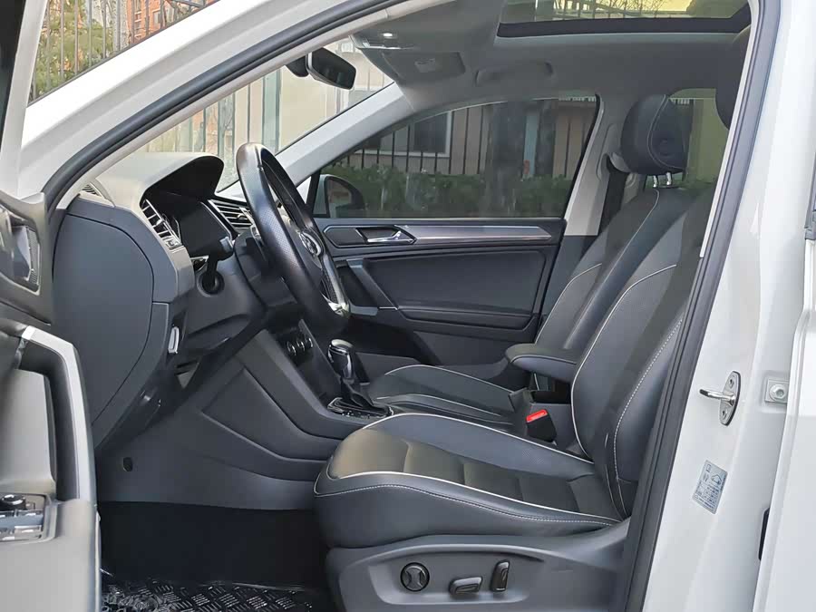 Volkswagen Tiguan L 2020 #8 Volkswagen Tiguan L 2020 car image #8