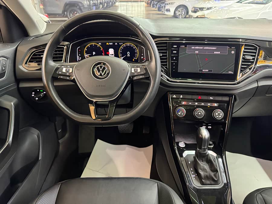 Volkswagen T-Roc 2022 #8 Volkswagen T-Roc 2022 car image #8