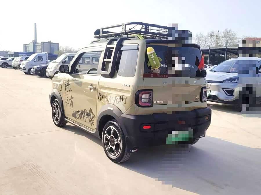 GEELY 2025 #8 GEELY 2025 car image #8