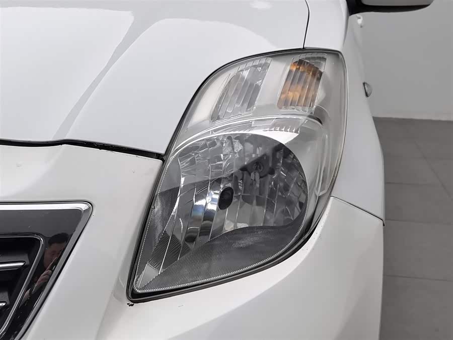 Toyota Yaris 2011 car image #8