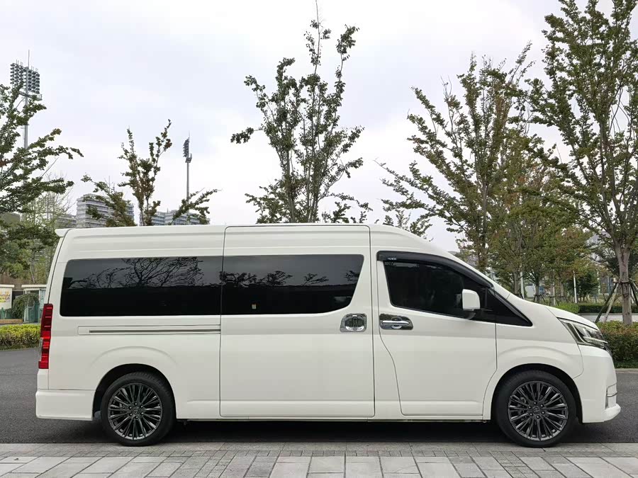 Toyota 2023 car image #8