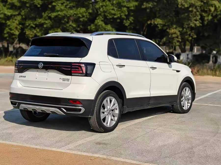 Volkswagen T-Cross 2019 #8 Volkswagen T-Cross 2019 car image #8