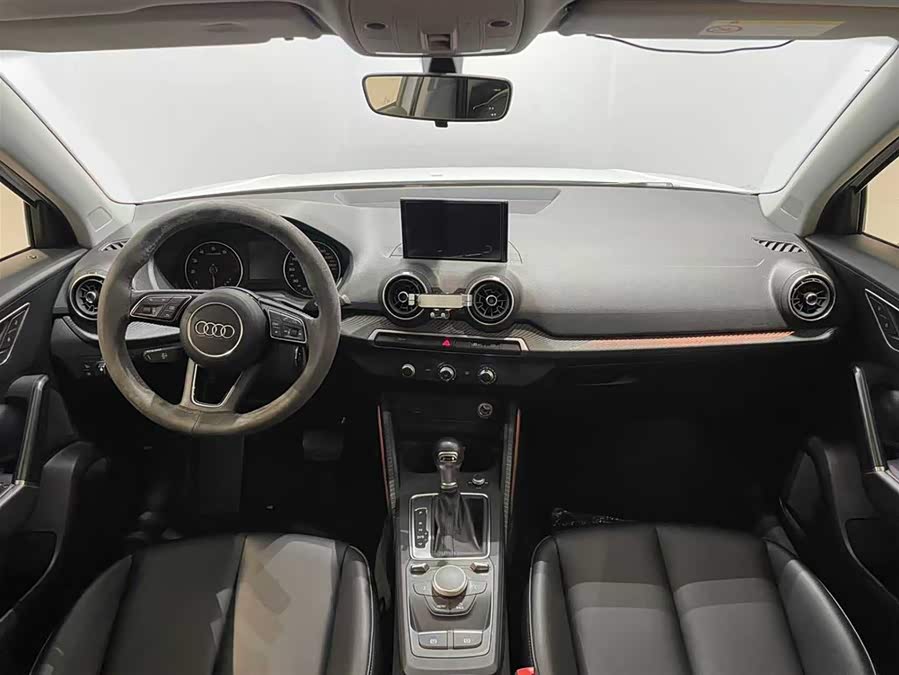 Audi Q2L 2020 car image #8