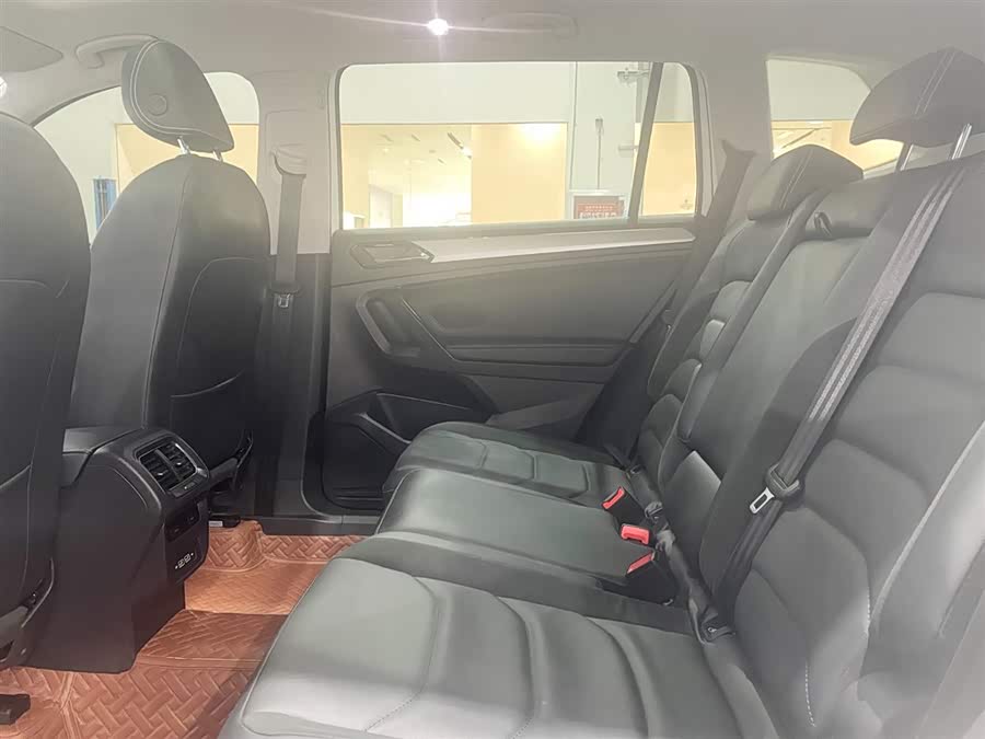 Volkswagen Tiguan L 2020 car image #8