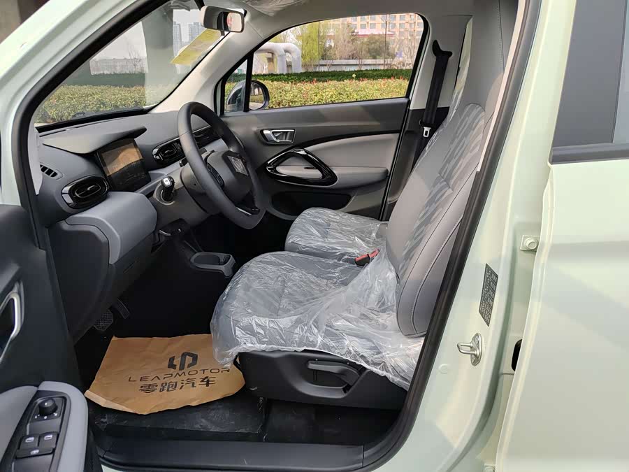 零跑汽车 零跑T03 汽车图片 #8