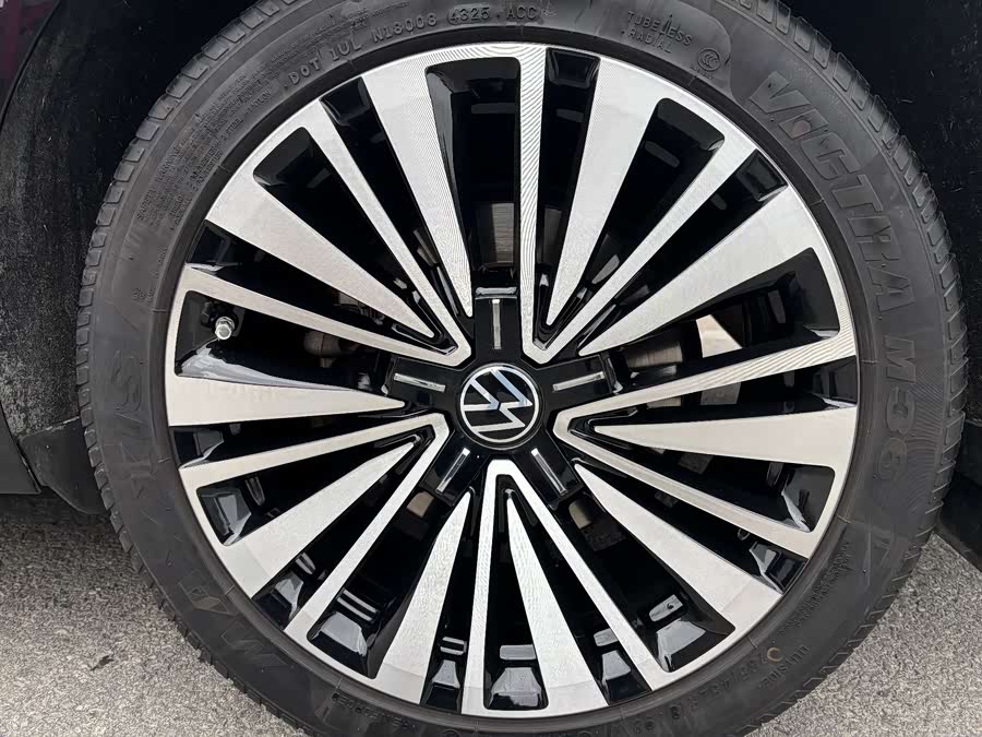 Volkswagen Passat 2021 car image #8