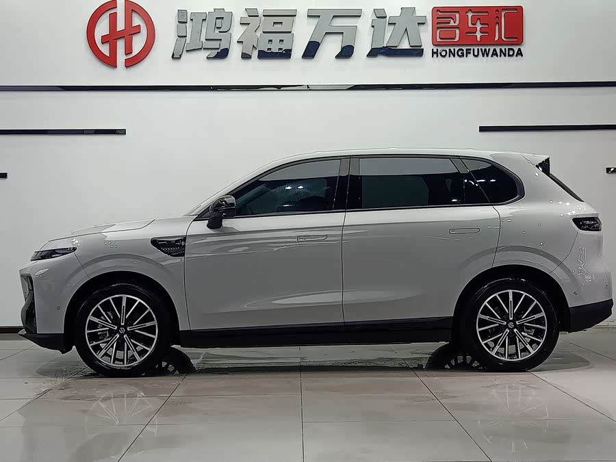 零跑汽车 零跑B10 2025 汽车图片 #8