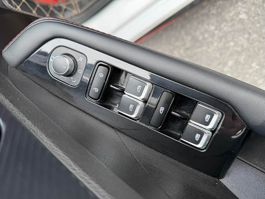 GEELY Binray 2022 car image #8