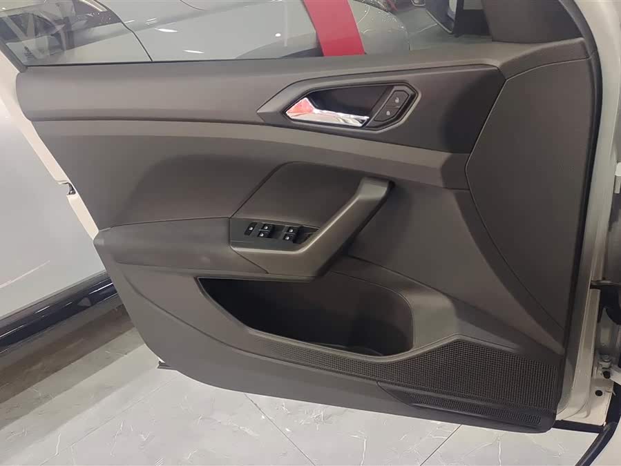 Volkswagen T-Cross 2022 #8 Volkswagen T-Cross 2022 car image #8
