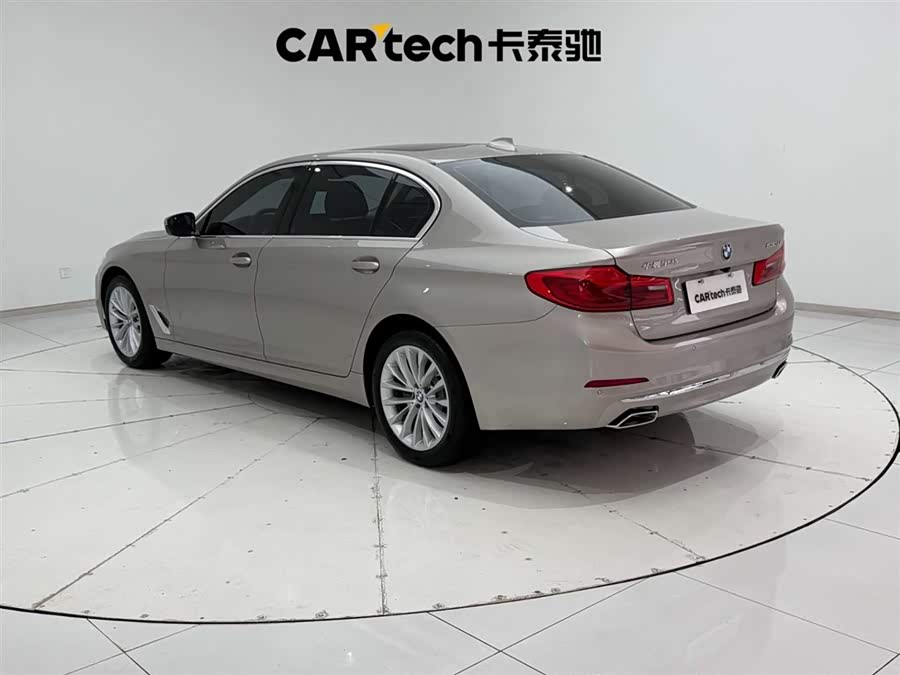 BMW 5 Series 2018 imagem de carro #8