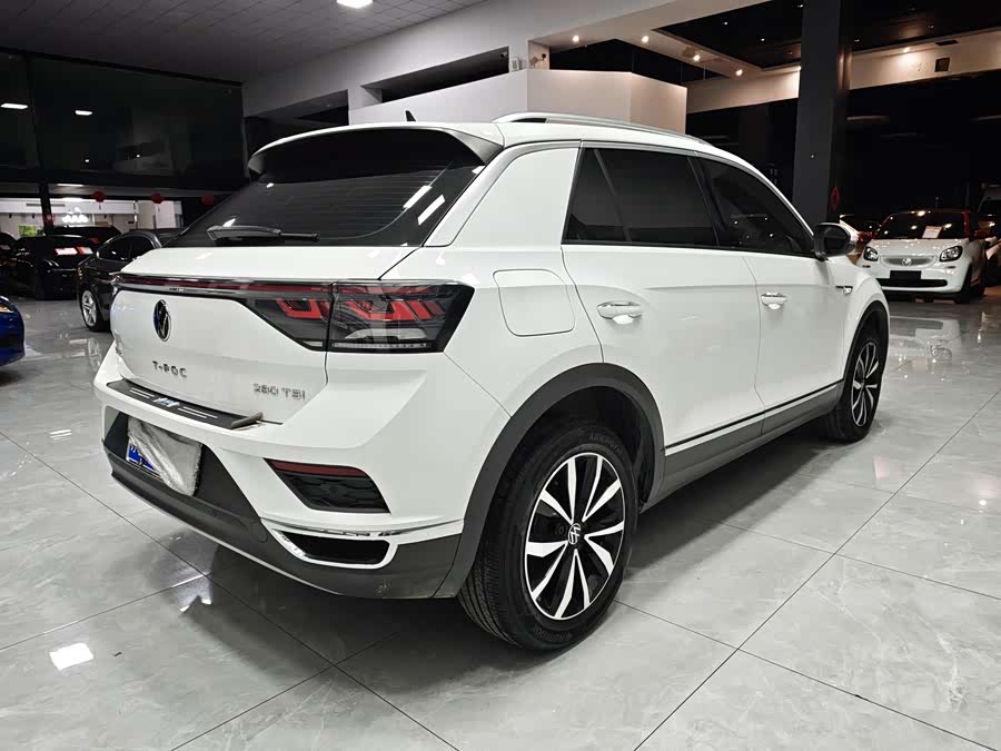 Volkswagen T-Roc 2023 car image #8