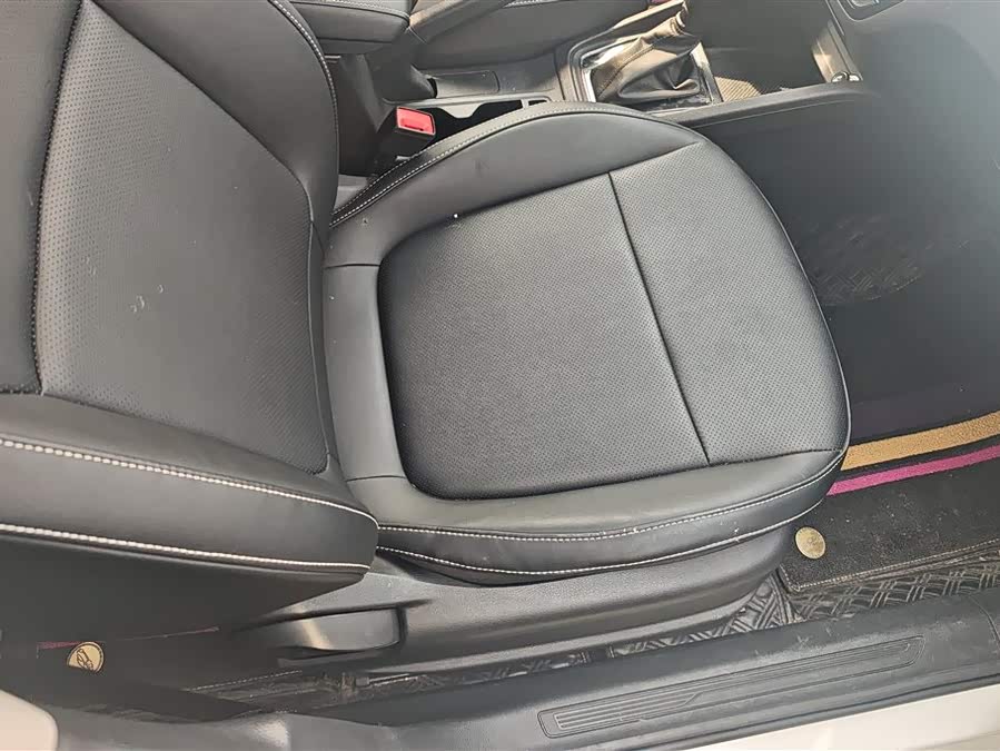 Skoda Kamiq 2023 imagen de coche #8