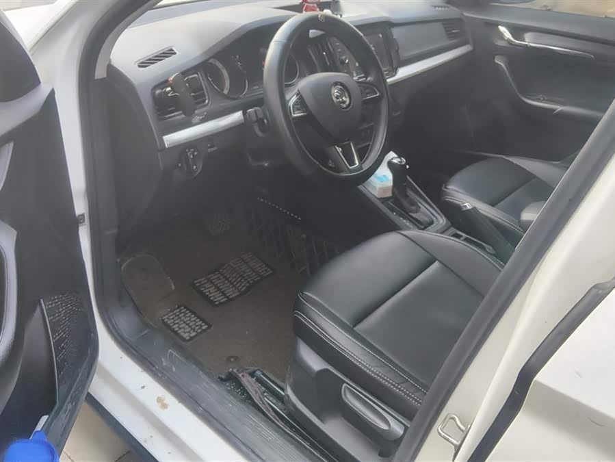 Skoda Kamiq 2019 imagen de coche #8