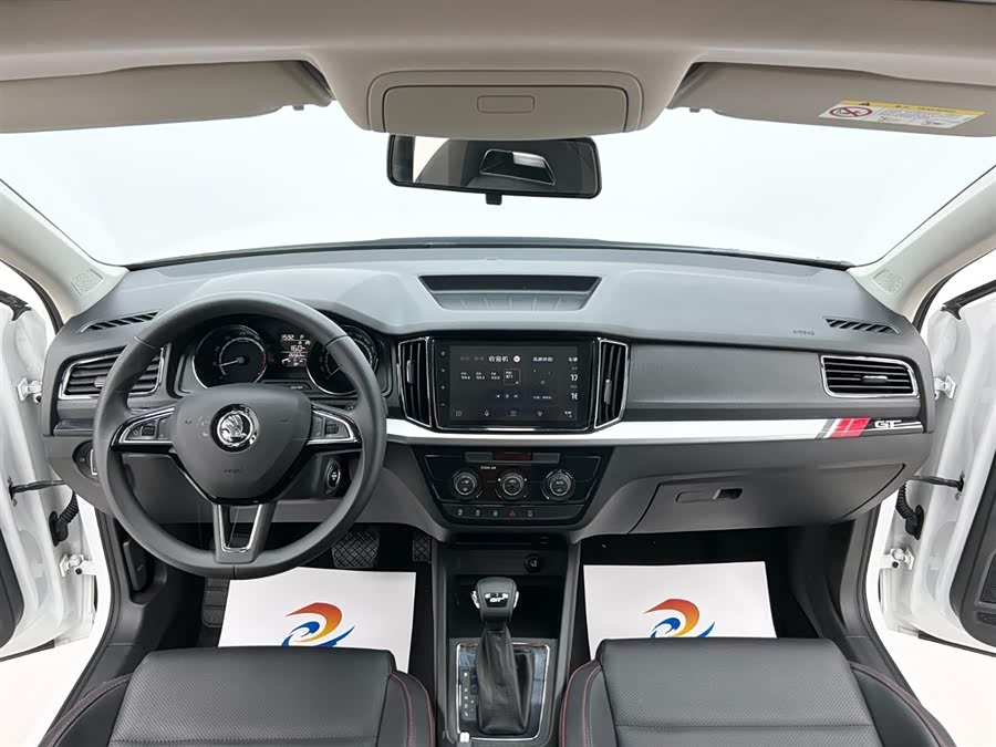 Skoda Kamiq 2023 immagine di auto #8