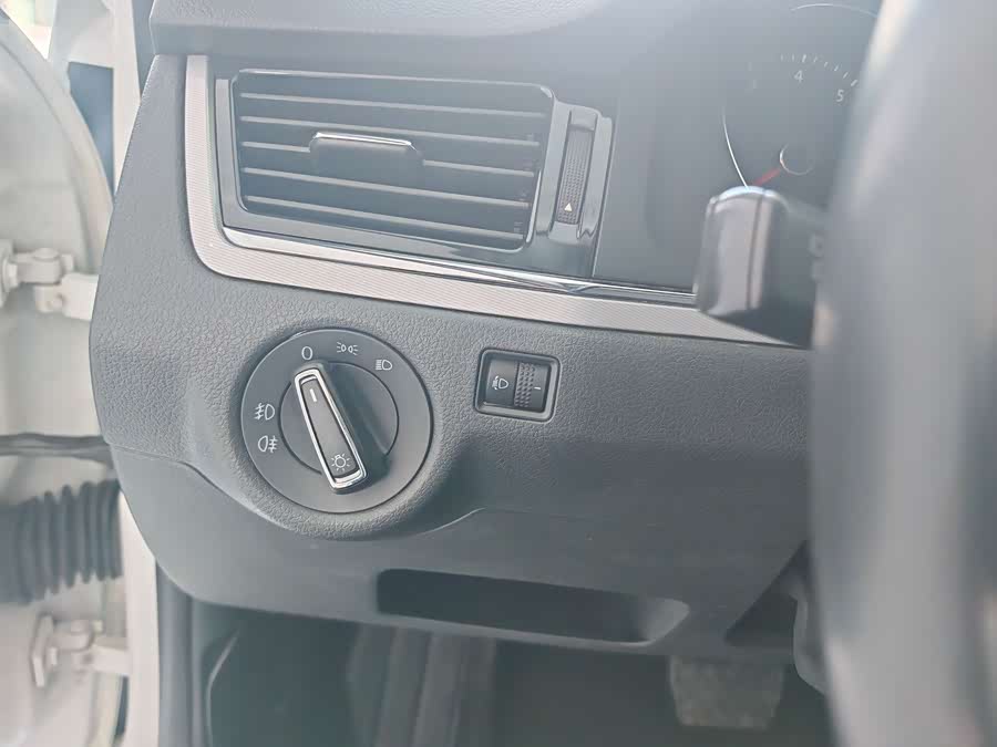Volkswagen Bora 2015 #8 Volkswagen Bora 2015 car image #8