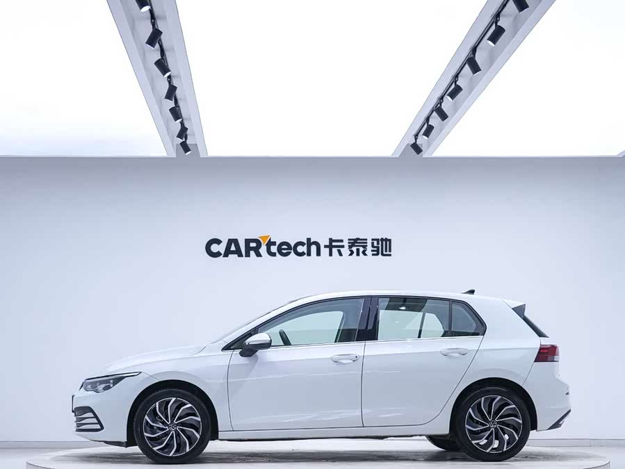 Volkswagen Golf 2022 car image #8