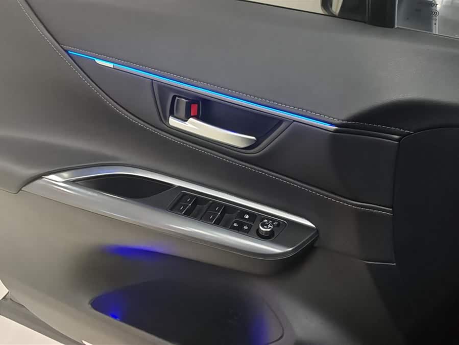 Toyota Venza 2024 immagine di auto #8