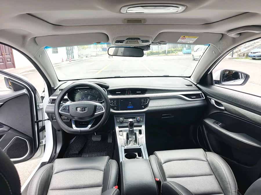 GEELY Emgrand 2019 car image #8