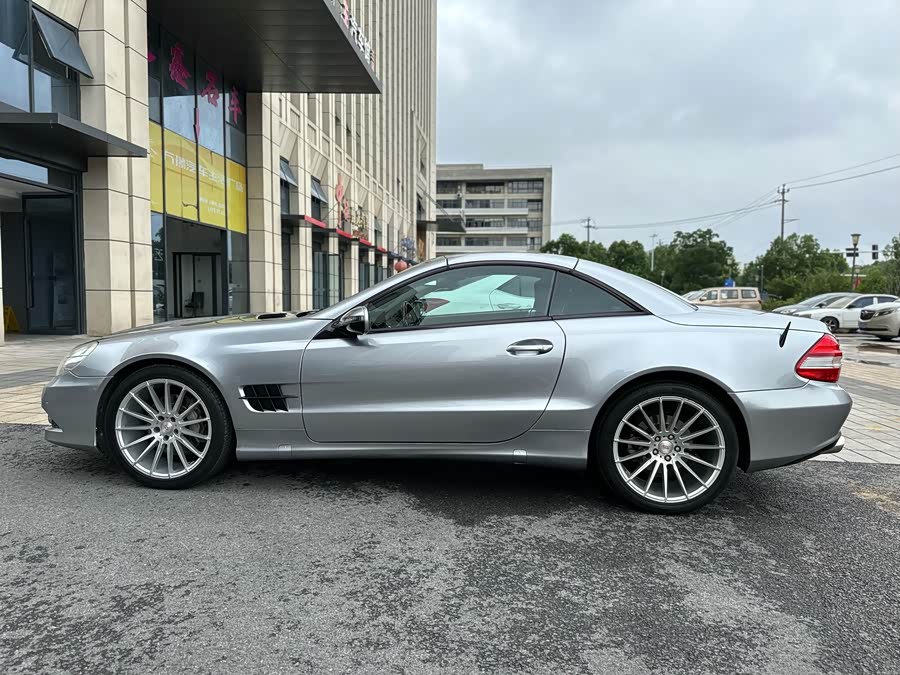 Mercedes-Benz SL Class 2010 car image #8