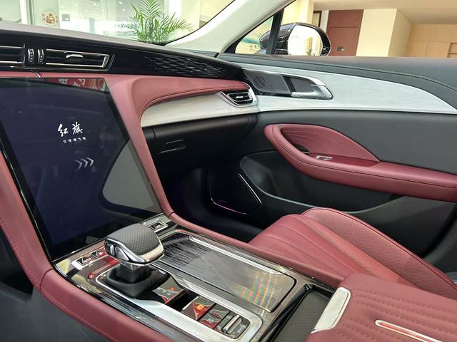 HongQi H5 PHEV 2025 #8 HongQi H5 PHEV 2025 car image #8