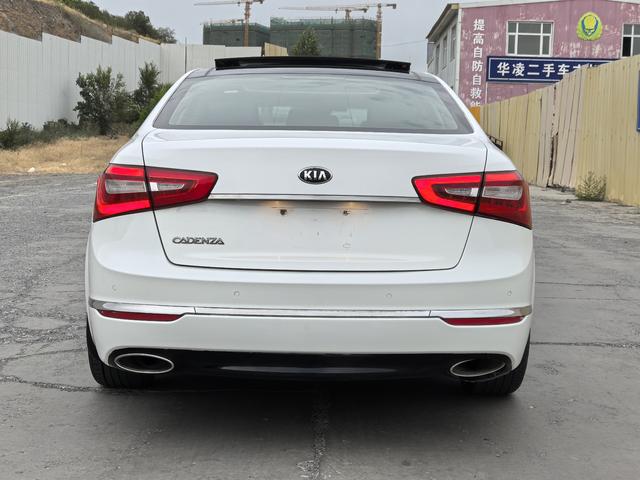 Kia Cadenza 2013 изображение автомобиля #8