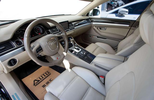 Audi S8 2009 car image #8