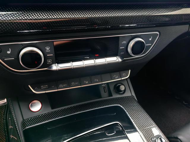 Audi SQ5 2023 imagen de coche #8