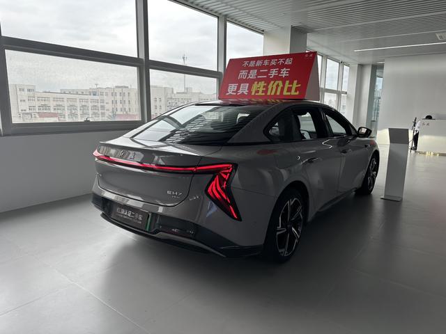 HongQi EH7 2024 car image #8