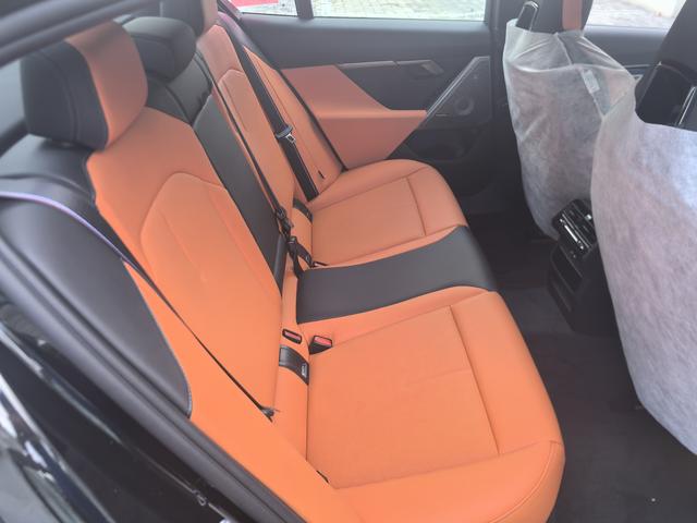 BMW M5 New Energy صورة سيارة #8