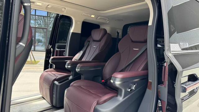 HongQi HQ9 2023 #8 HongQi HQ9 2023 car image #8