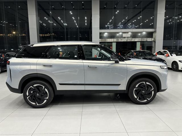 Chery Exploration 06 C-DM 2025 car image #8