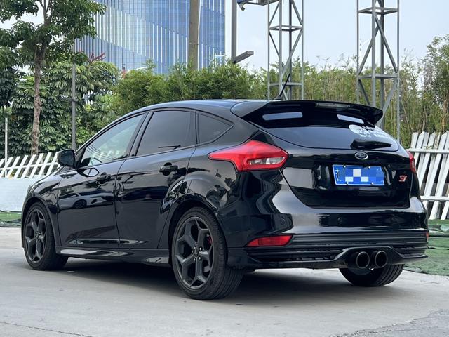 Ford Focus (Imported) 2018 imagen de coche #8