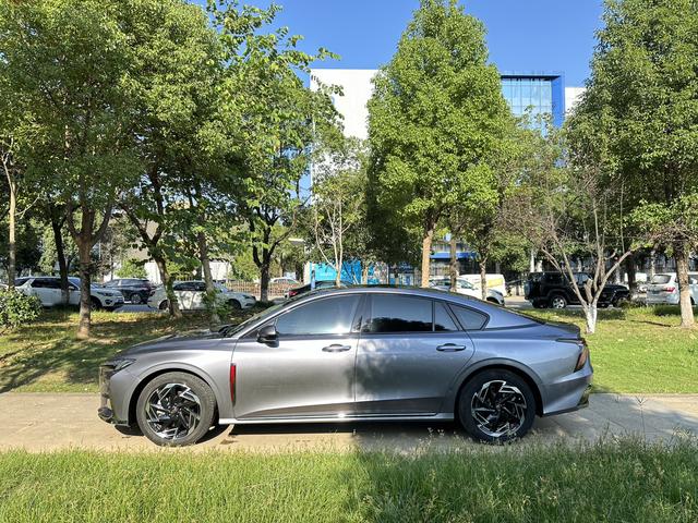 HongQi H6 2023 #8 HongQi H6 2023 car image #8