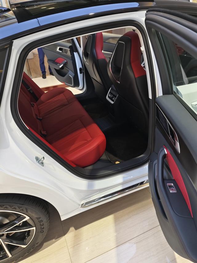 HongQi H6 2025 #8 HongQi H6 2025 car image #8