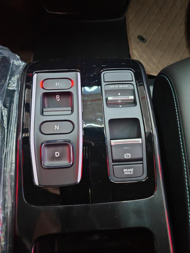 Honda e:NP2 2025 #8 Honda e:NP2 2025 car image #8