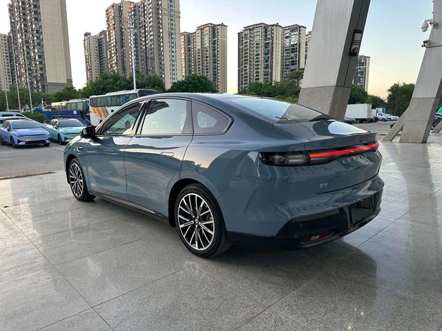 零跑汽车 零跑B01 2025 汽车图片 #8