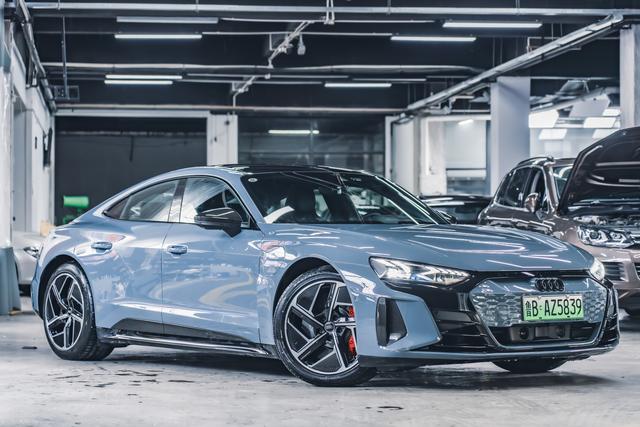 Audi RS e-tron GT 2023 car image #8