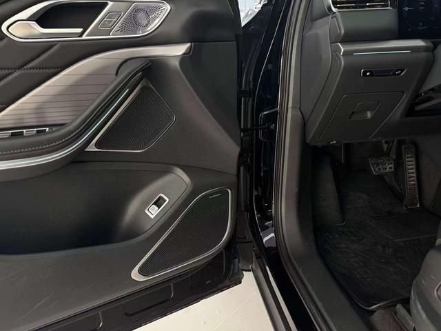 HongQi HS7 PHEV 2024 #8 HongQi HS7 PHEV 2024 car image #8