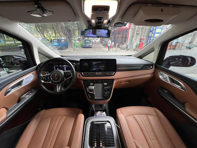 HongQi HQ9 PHEV 2024 #8 HongQi HQ9 PHEV 2024 car image #8