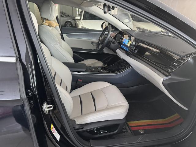 BYD e9 2021 car image #8