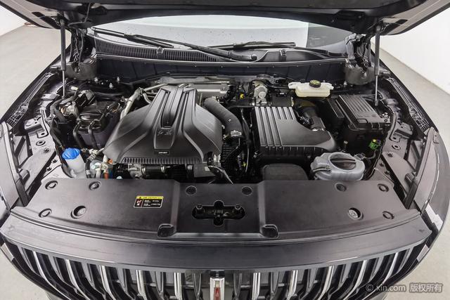 HongQi HS7 PHEV 2025 car image #8