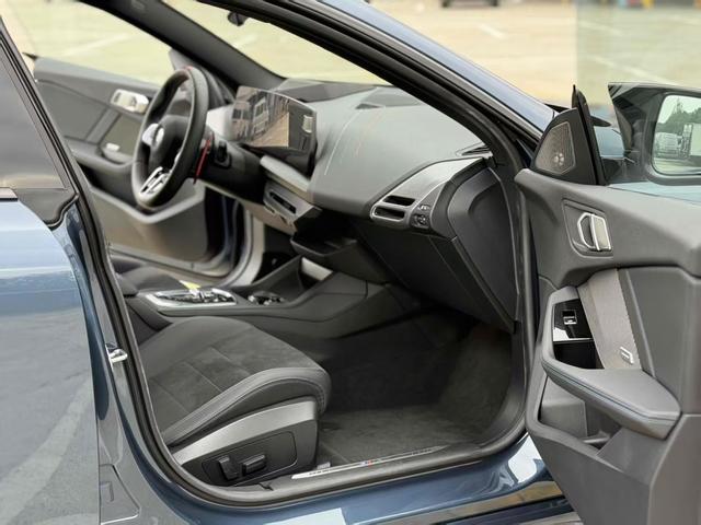 BMW 2 Series 2025 #8 BMW 2 Series 2025 immagine di auto #8