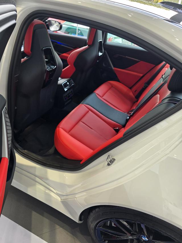 BMW M5 New Energy #8 BMW M5 New Energy car image #8