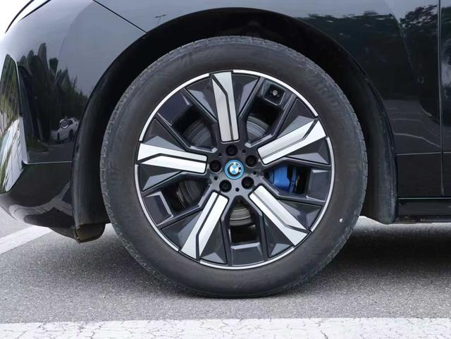 BMW iX 2023 #8 BMW iX 2023 car image #8