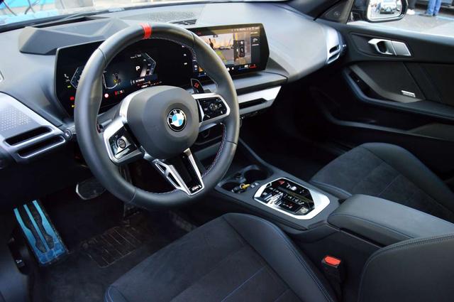 BMW 2 Series immagine di auto #8