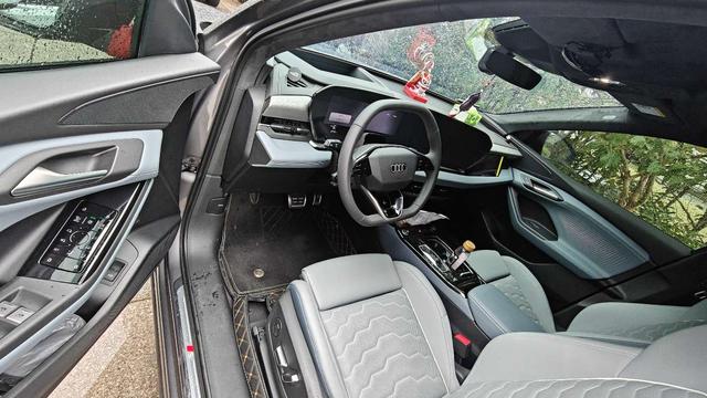 Audi Q6L Sportback e-tron 2025 car image #8