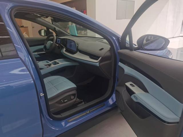 HongQi TianGong 08 2025 #8 HongQi TianGong 08 2025 car image #8