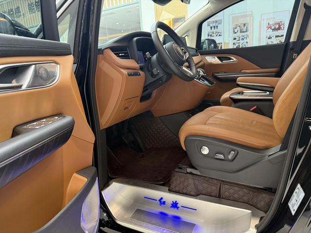 HongQi HQ9 PHEV 2025 #8 HongQi HQ9 PHEV 2025 car image #8