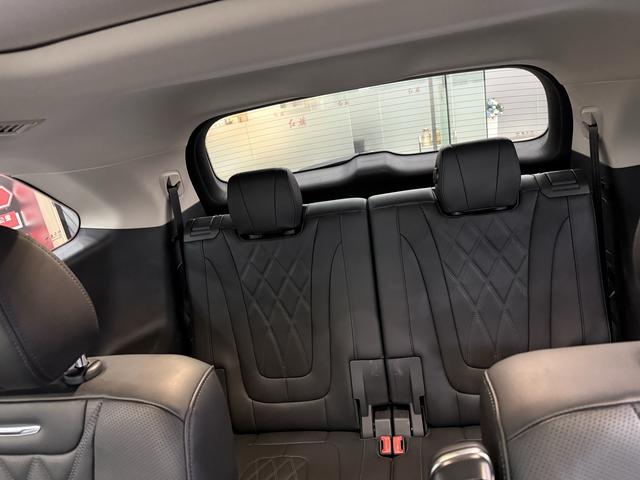 HongQi HS7 PHEV 2024 #8 HongQi HS7 PHEV 2024 car image #8